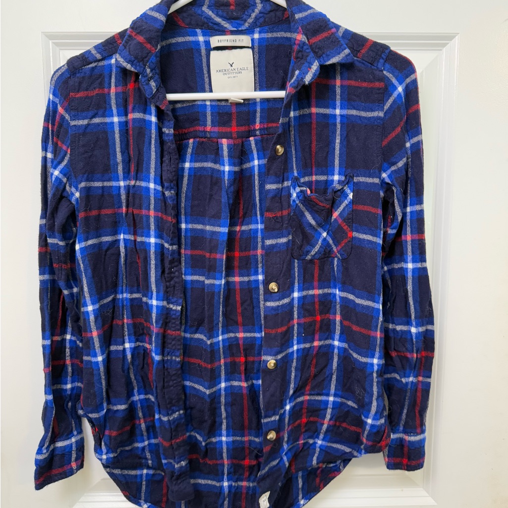 American Eagle Outfitters Blue And Red Flannel Shirt With Notched Collar